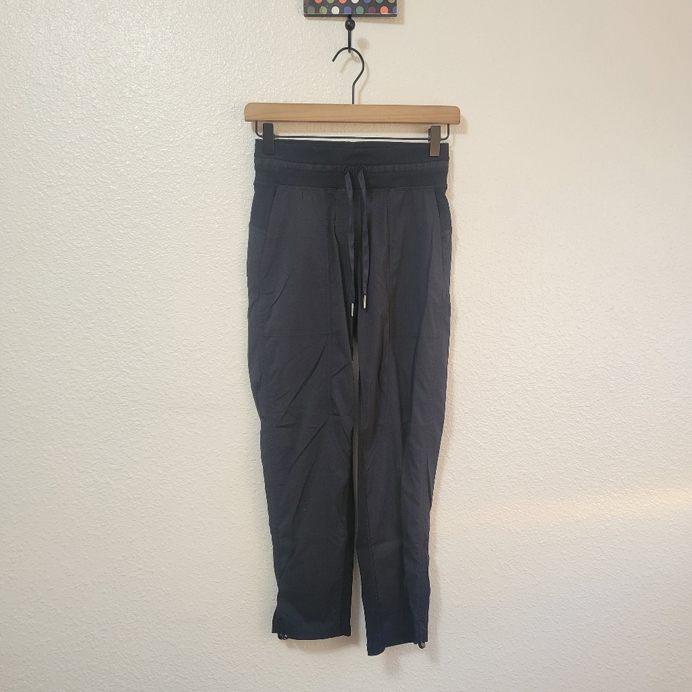Lululemon Dance Studio Crop Pants 25" Sz 2